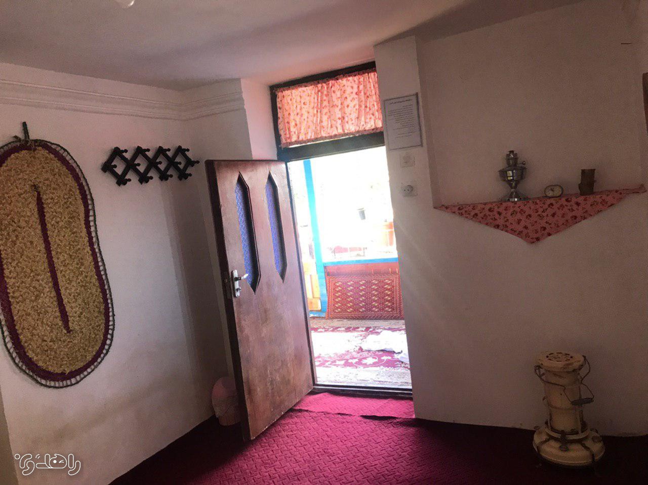 اقامتگاه بوم گردی تکرم - اتاق خمسک