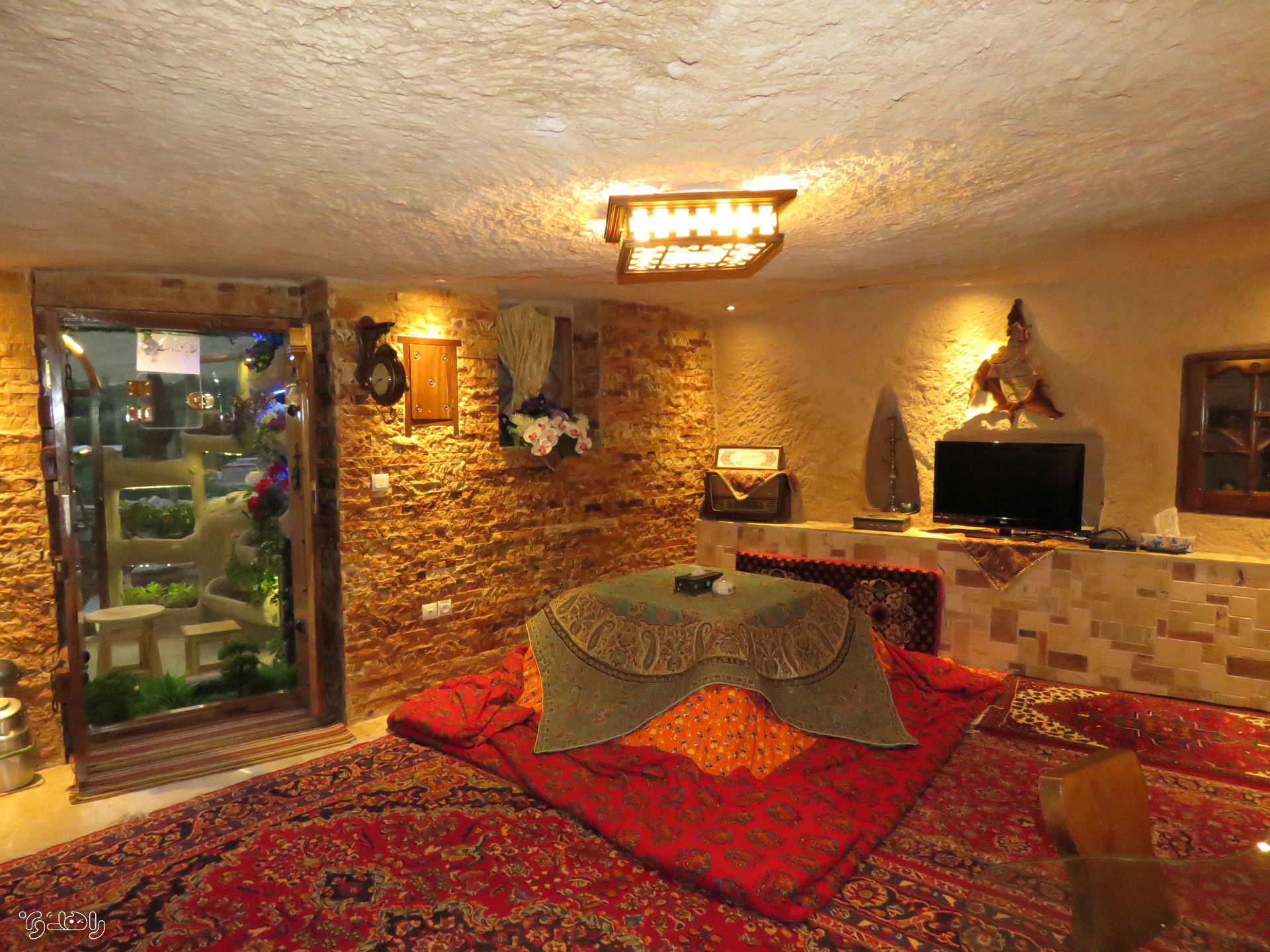 اقامتگاه بومگردی هما کندوان