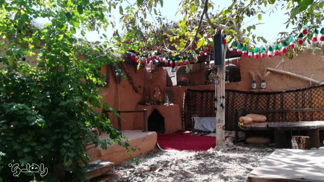 اقامتگاه بوم گردی چشمه ناز ونک