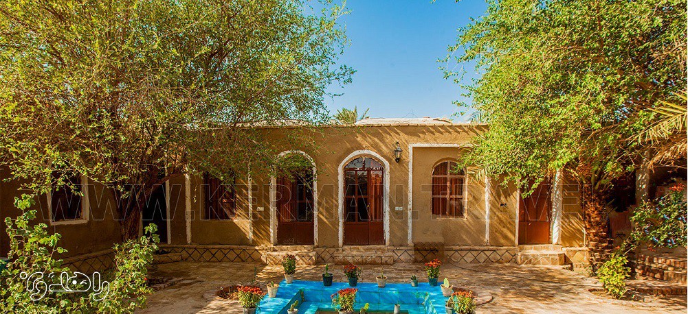 اقامتگاه بوم گردی کلوت کرمان