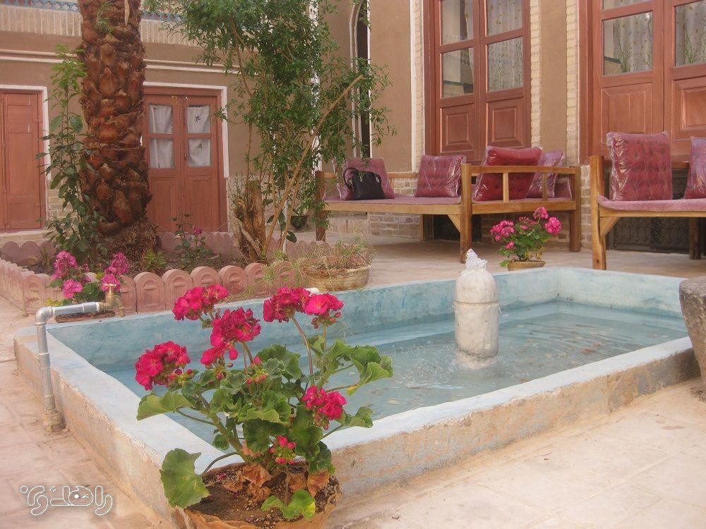 اقامتگاه بوم گردی طارونه یزد