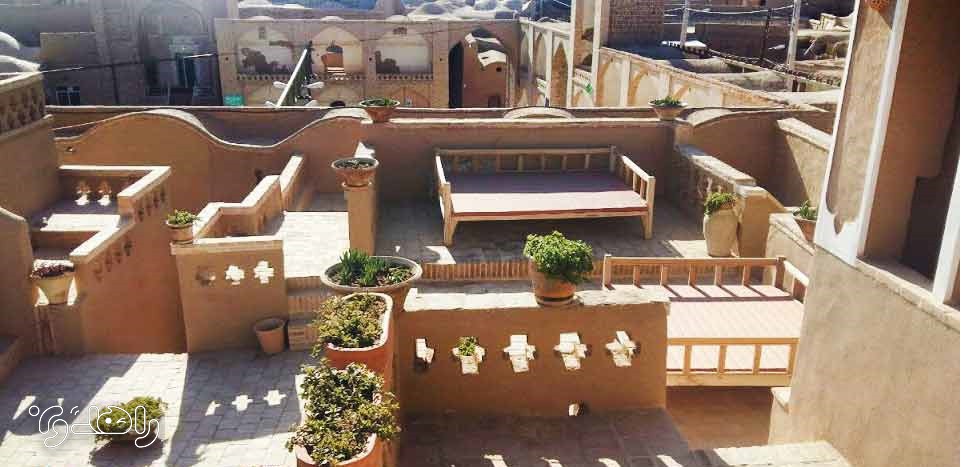 اقامتگاه بوم گردی انار عقدا یزد