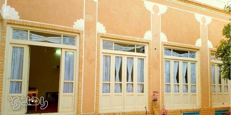 اقامتگاه بوم گردی اوروزا یزد